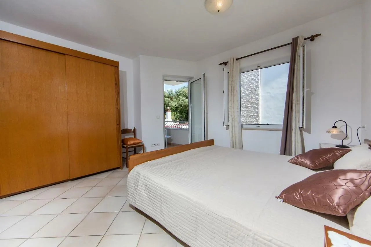 Apartments Sanmichel Pula